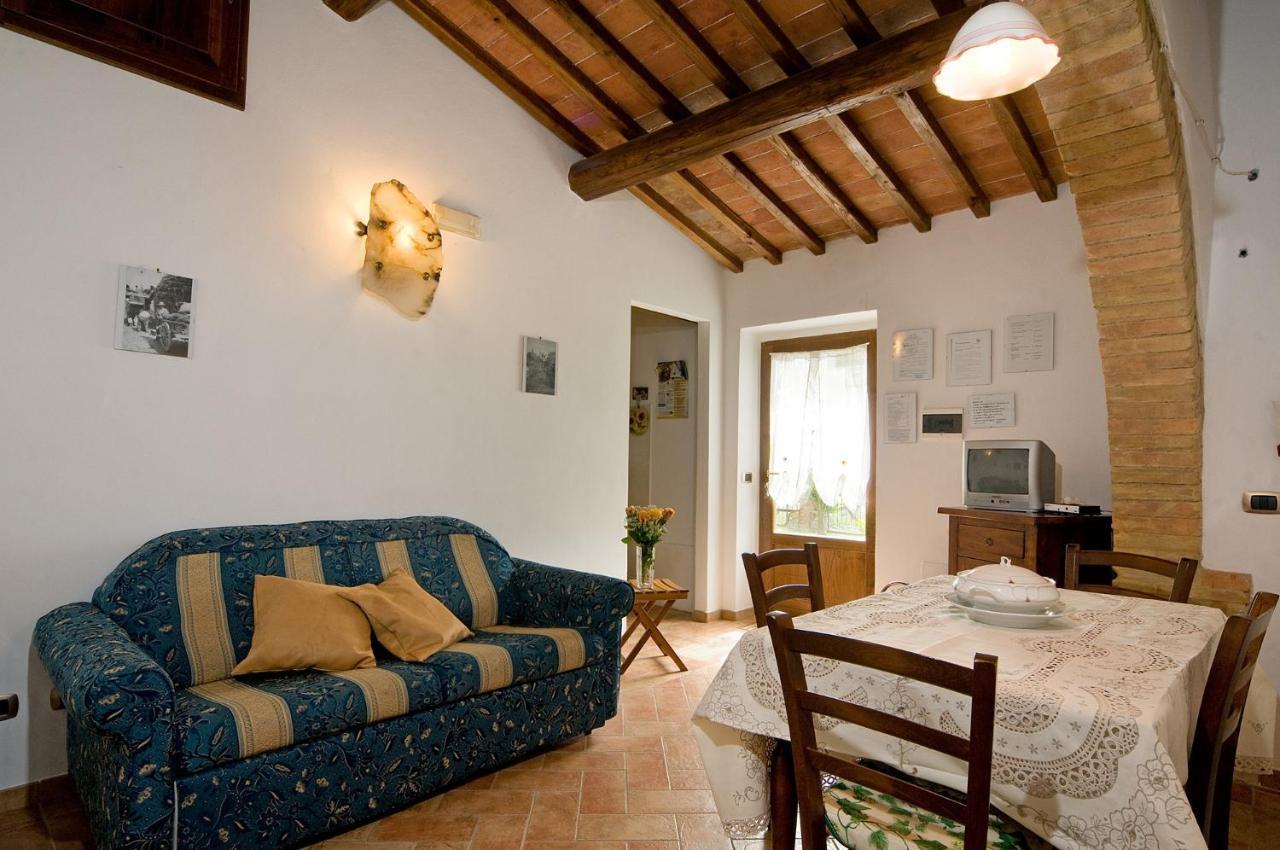 Agriturismo Fontesettimena Appartamento Rondine- Appartamento Capriolo Volterra Exteriör bild