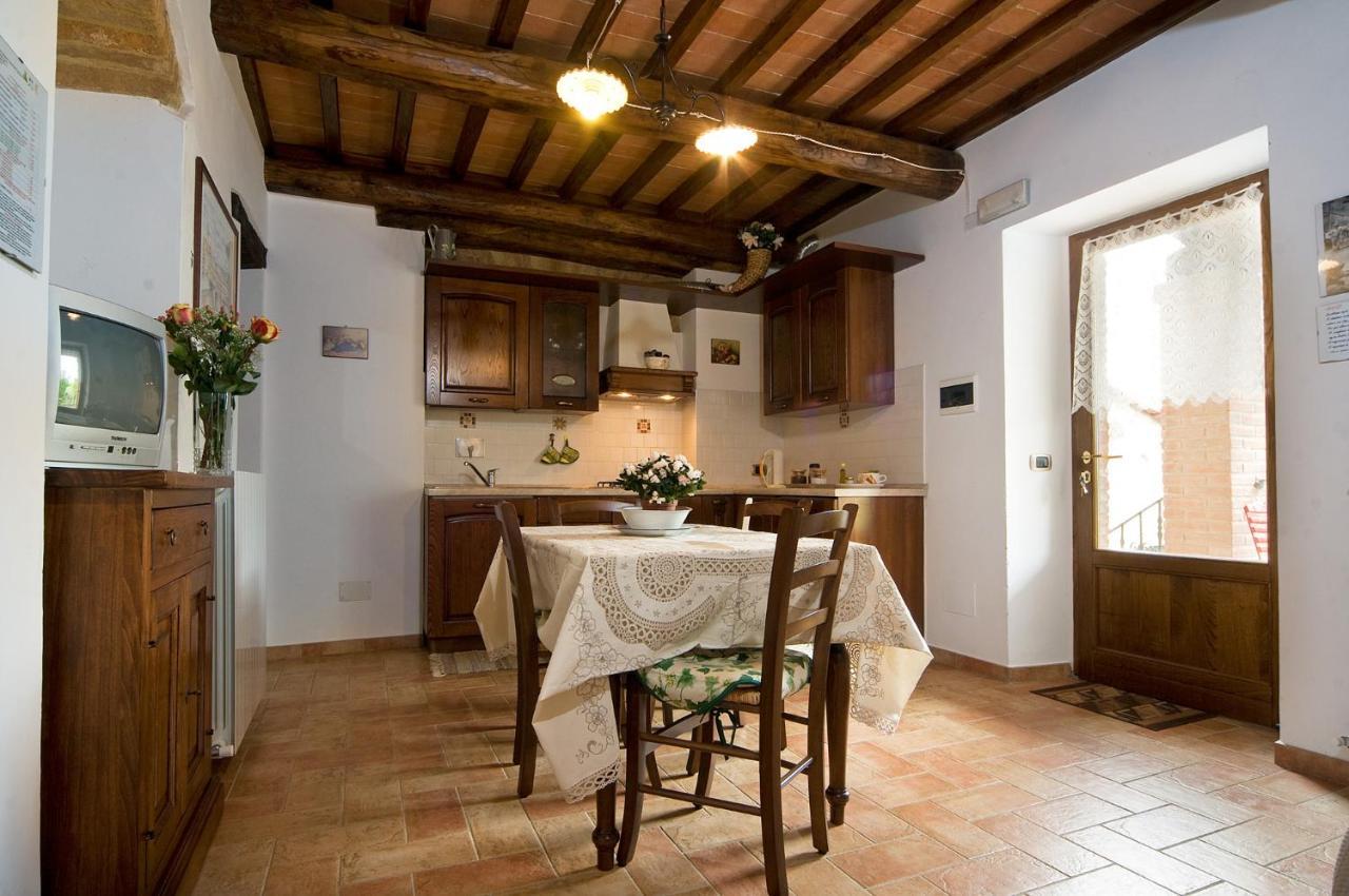 Agriturismo Fontesettimena Appartamento Rondine- Appartamento Capriolo Volterra Exteriör bild